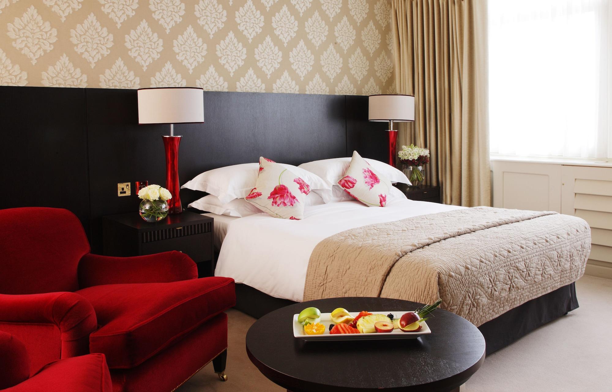 The Westbury Hotel Dublin Exteriér fotografie A bedroom at the hotel