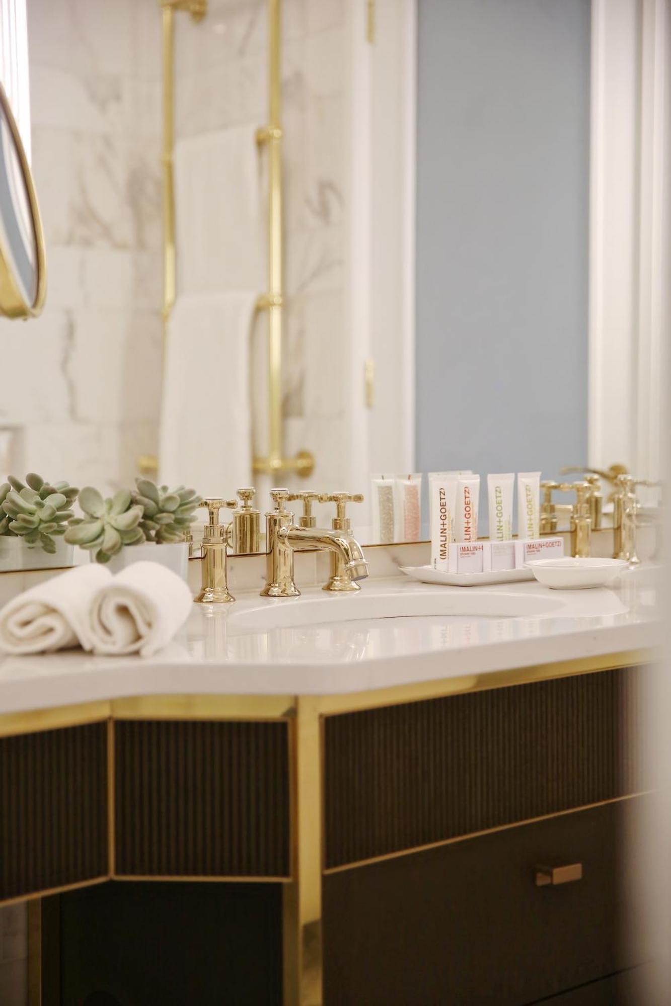 The Westbury Hotel Dublin Exteriér fotografie Bathroom amenities